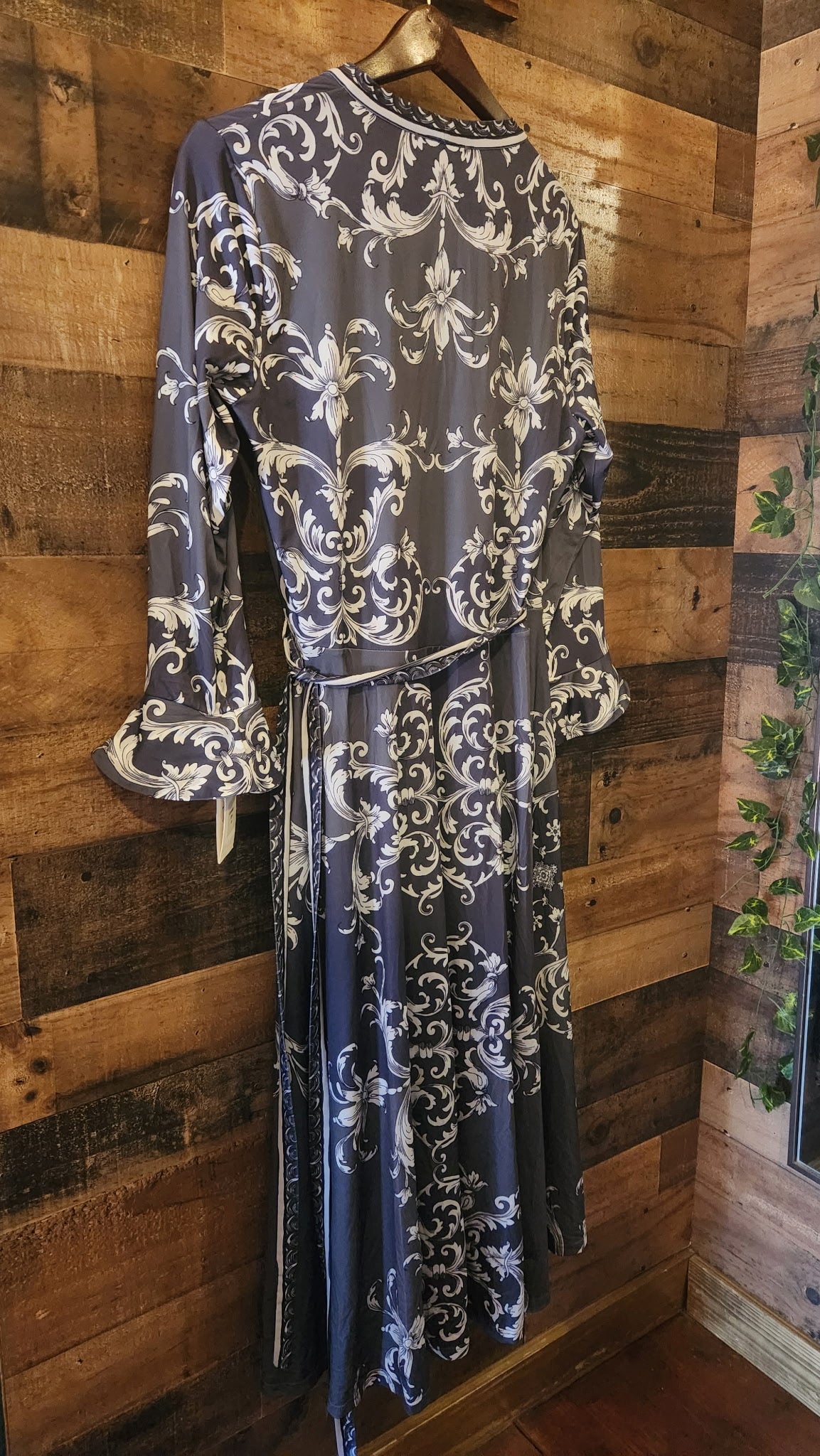 NWT Hale Bob Grey Floral Robe - Medium