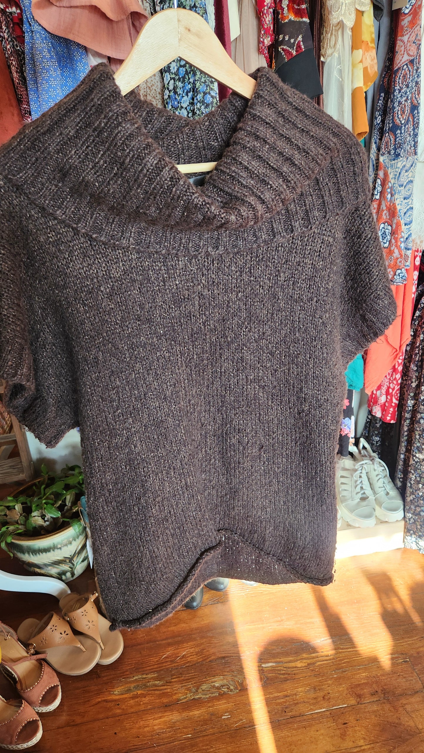 Brown Knit Short Sleeve Sweater - Medium