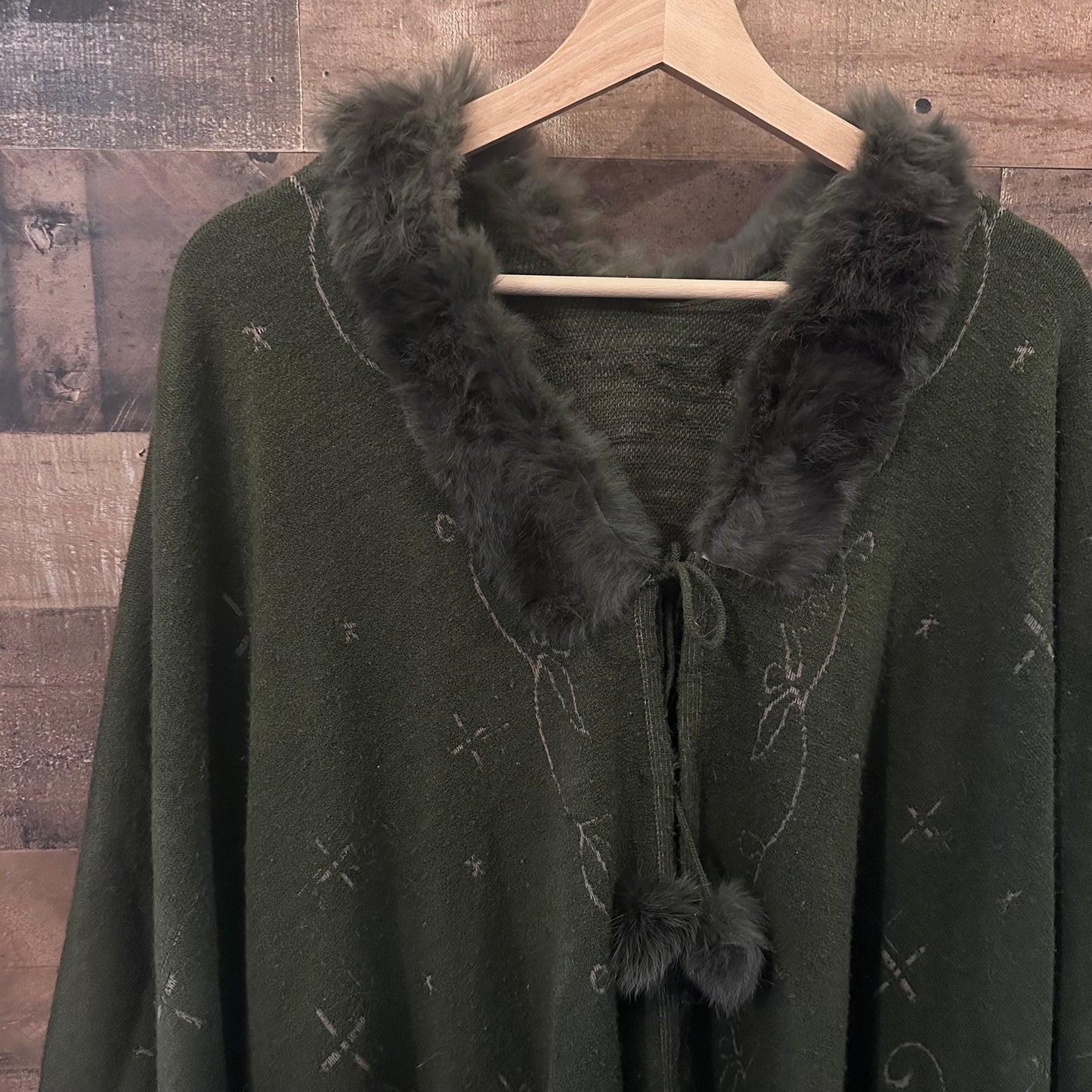 Green Fur Detailed Poncho with Forest Fairy Vibes - One Size