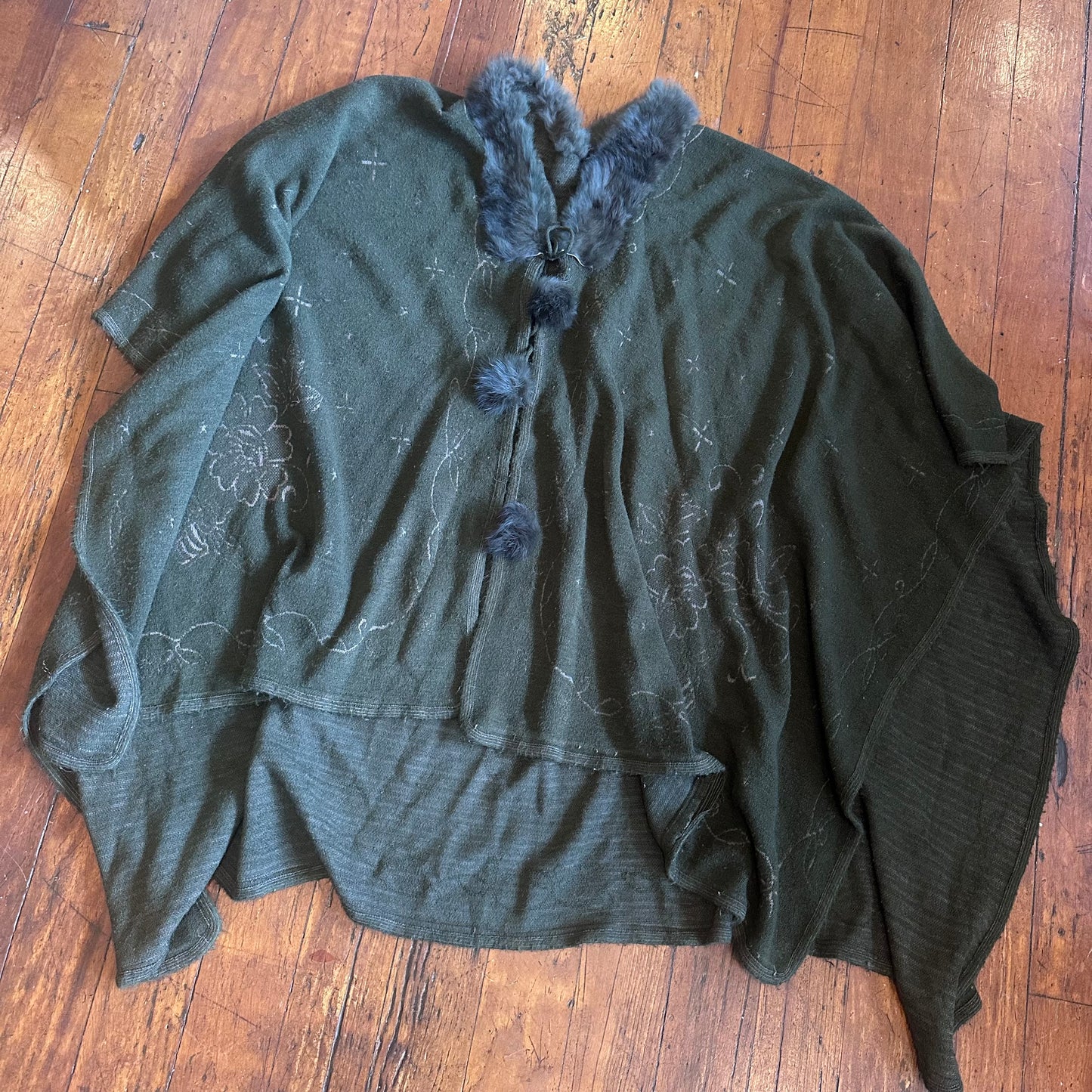 Green Fur Detailed Poncho with Forest Fairy Vibes - One Size