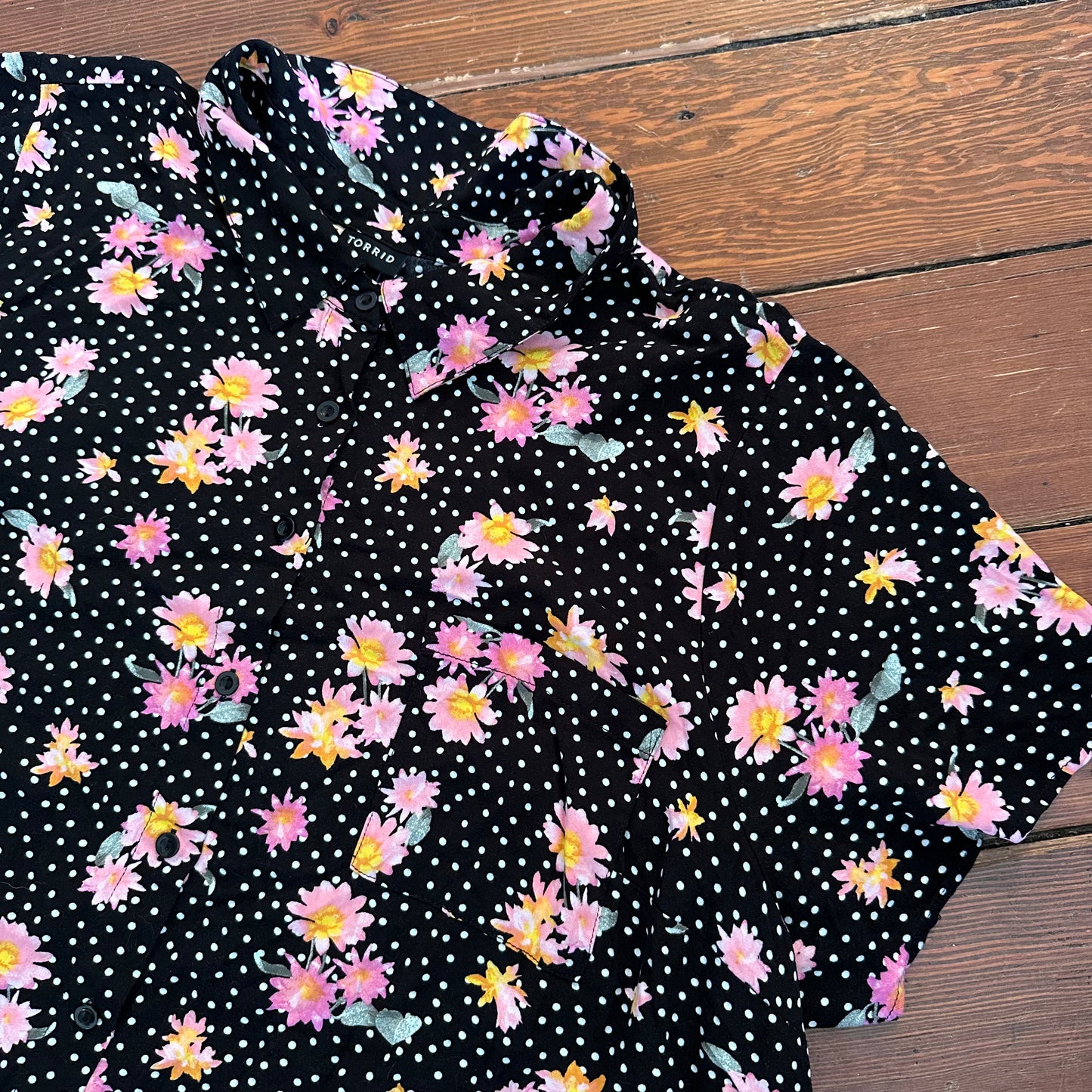 Torrid Floral & Polka Dots Button Up Blouse - Size 4XL