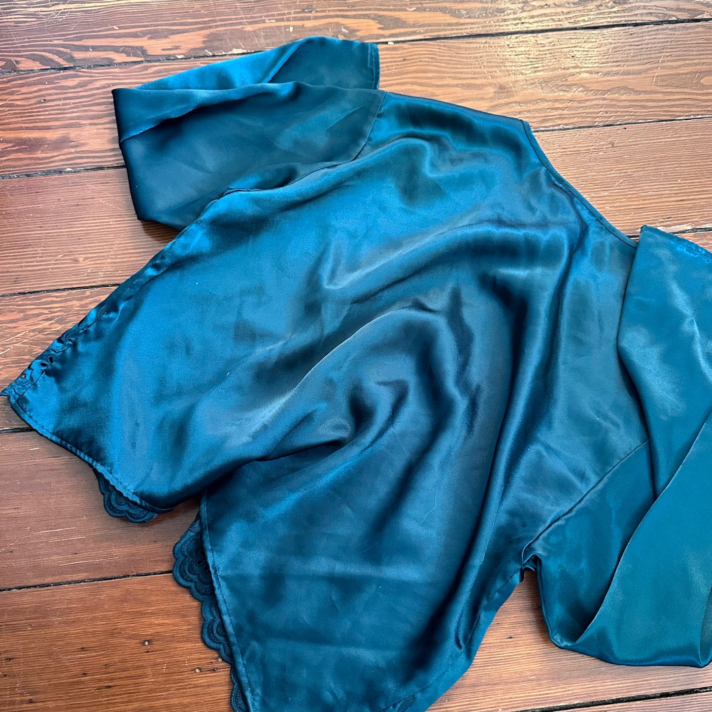 Vintage Gold Tag Victorias Secret Green Satin-Like Blouse - Medium