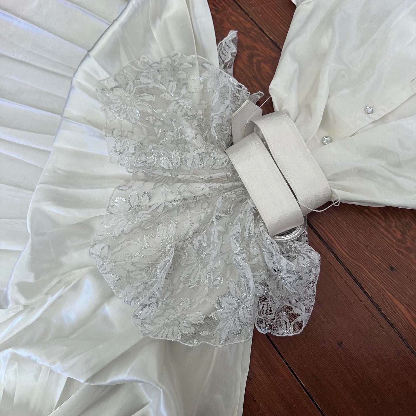 Vintage White Pear & Beaded Detailed Wedding Dress with Belt - Small