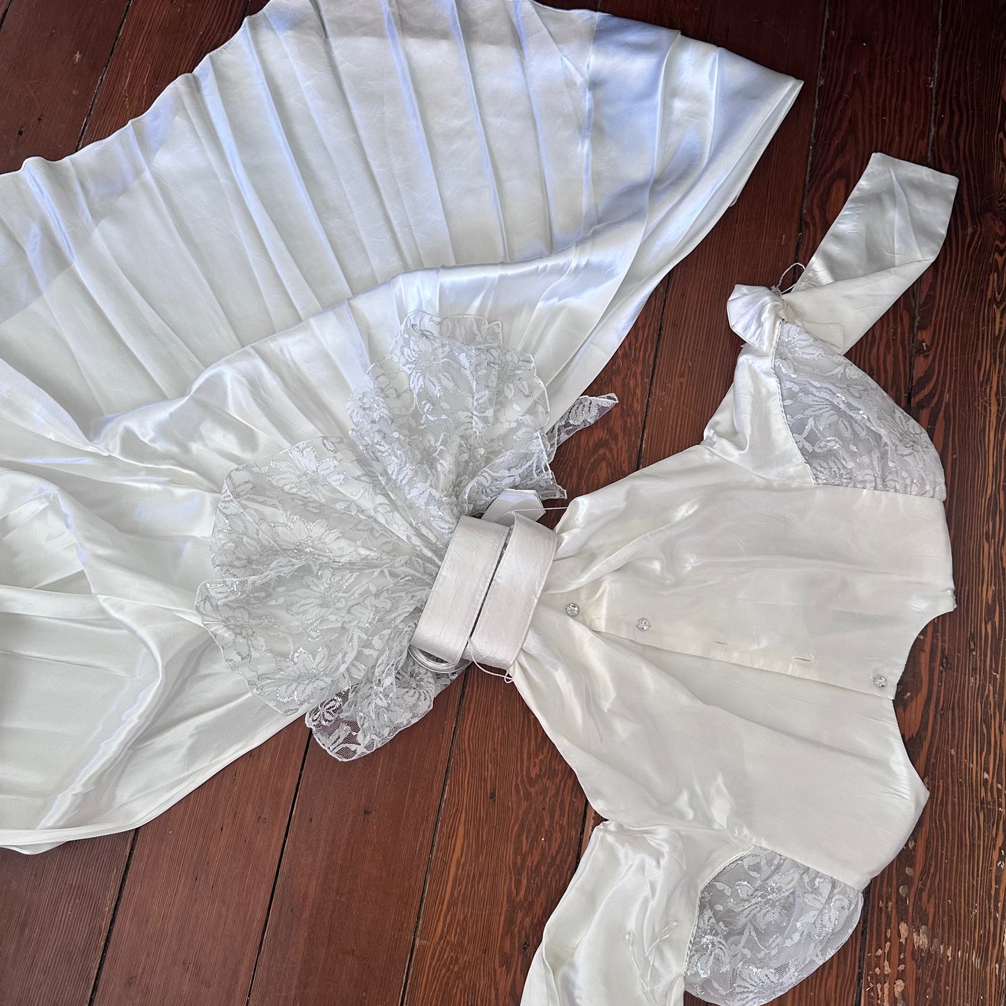 Vintage White Pear & Beaded Detailed Wedding Dress with Belt - Small