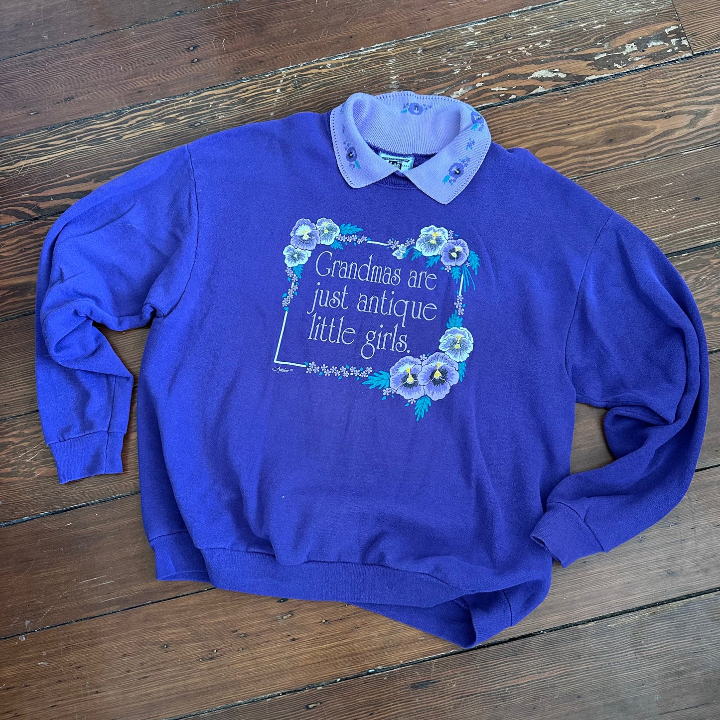 Vintage Grandma Quote Collared Purple Crewneck - Large