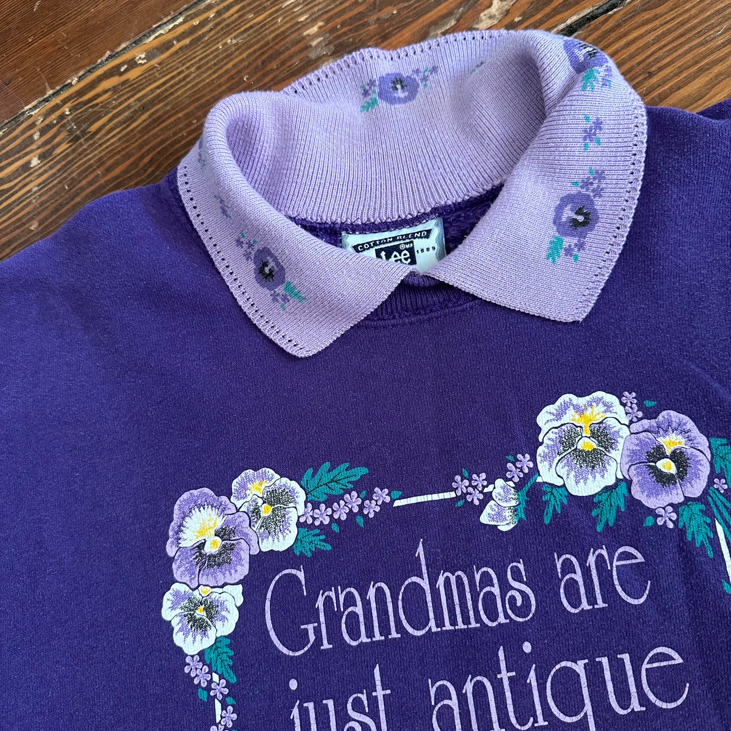 Vintage Grandma Quote Collared Purple Crewneck - Large