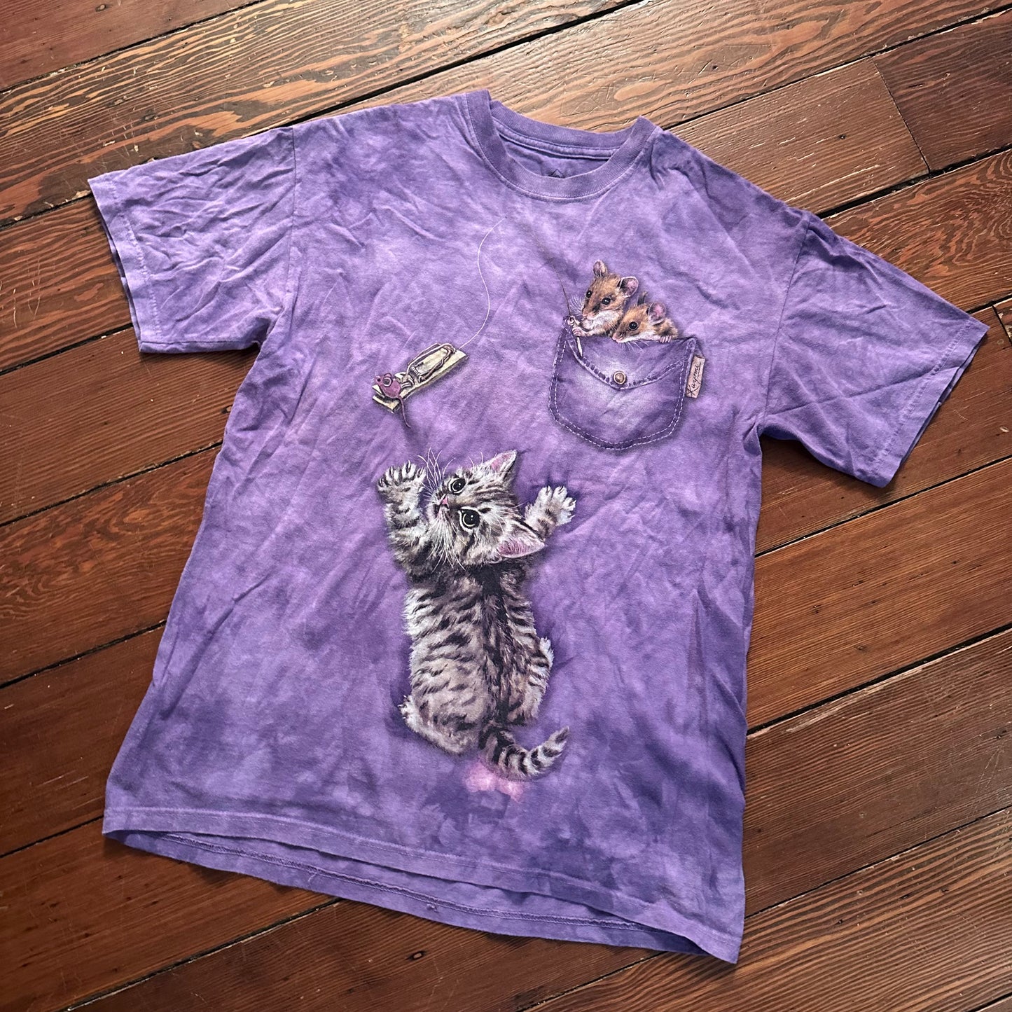 Kitten with Mice Mountain Tee - Size Medium