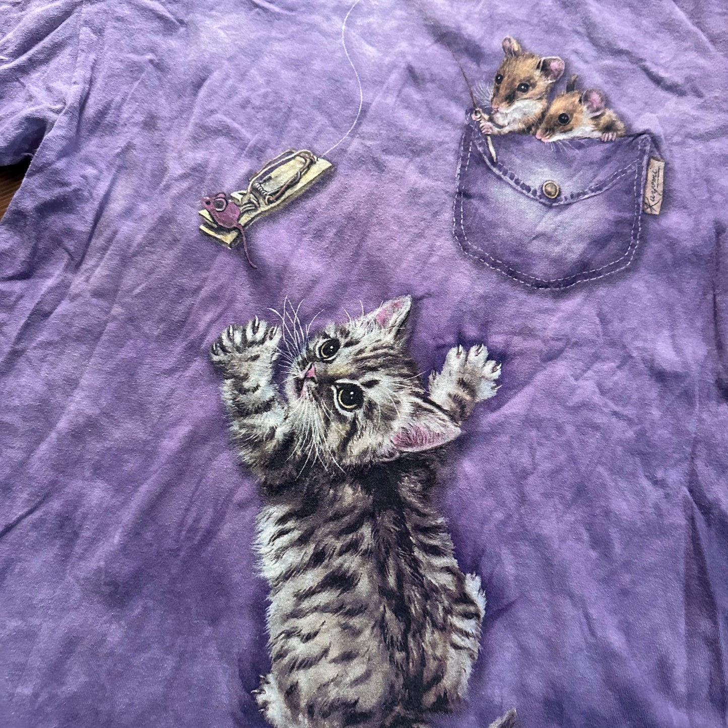 Kitten with Mice Mountain Tee - Size Medium