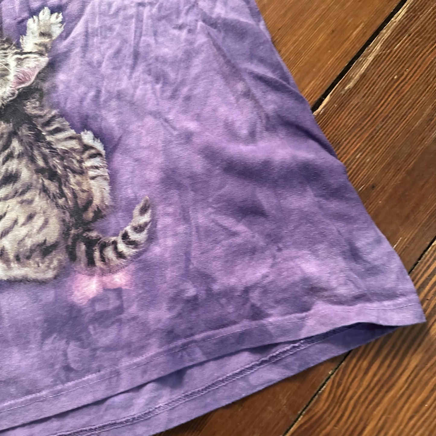 Kitten with Mice Mountain Tee - Size Medium