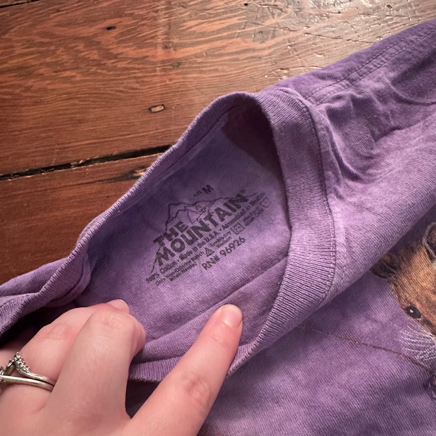 Kitten with Mice Mountain Tee - Size Medium