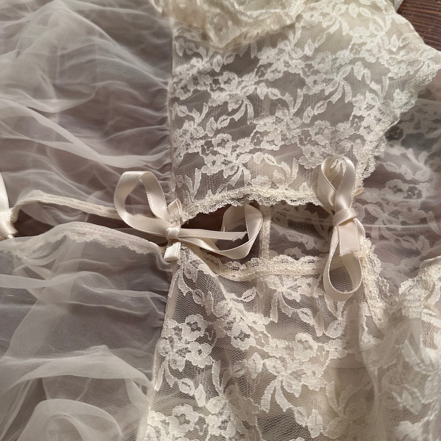 Vintage Cream Peignoir Robe with Stunning Lace Details - Size XS