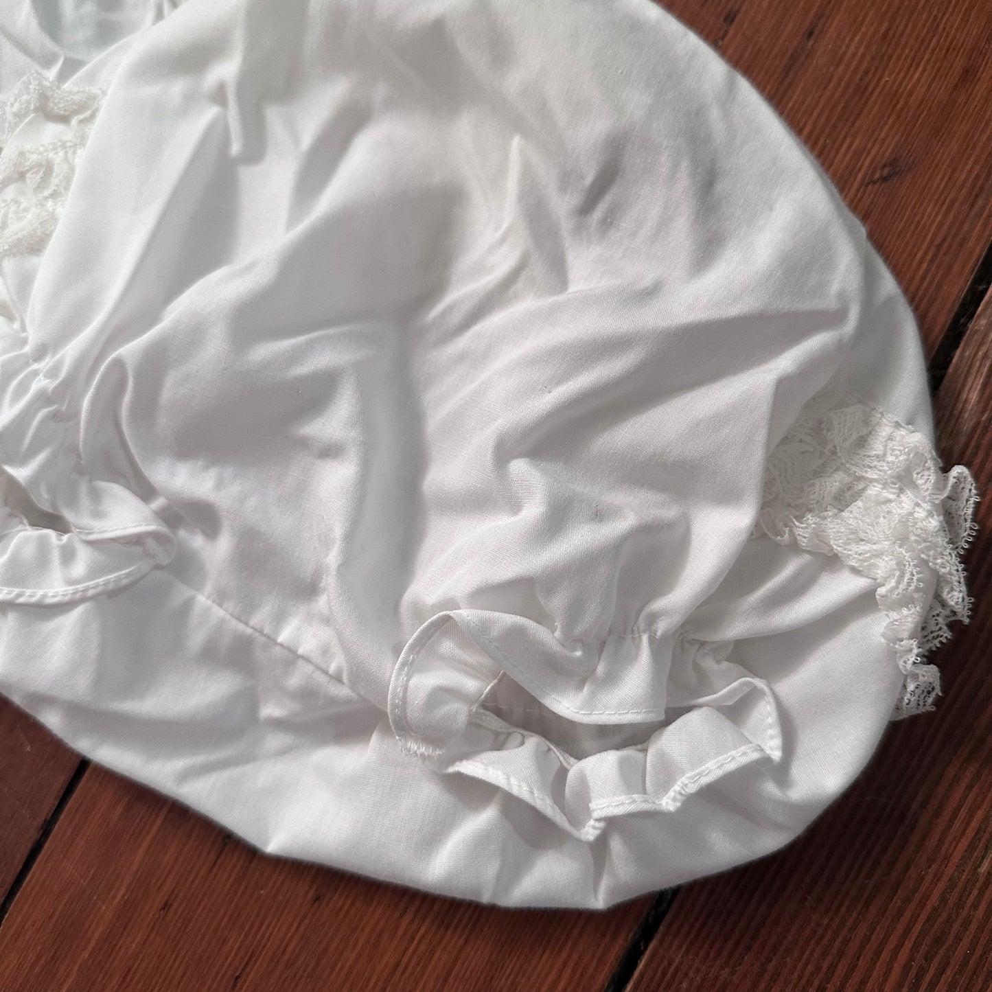 Vintage White Frilly Lace 2pc Set