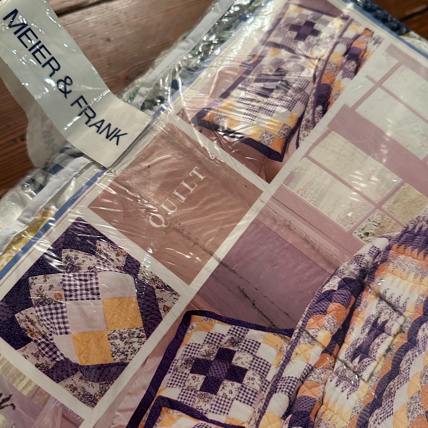 Vintage Day by Day Spring Printed Quilt - King Size