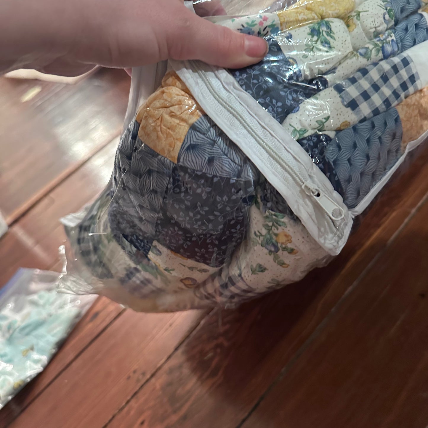 Vintage Day by Day Spring Printed Quilt - King Size