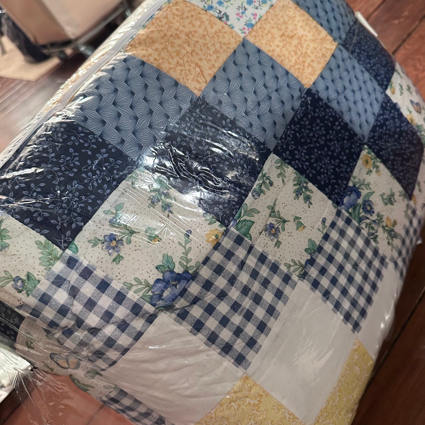 Vintage Day by Day Spring Printed Quilt - King Size